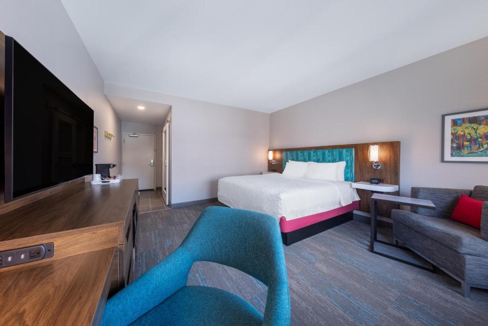 King Room with Microwave and Fridge interior